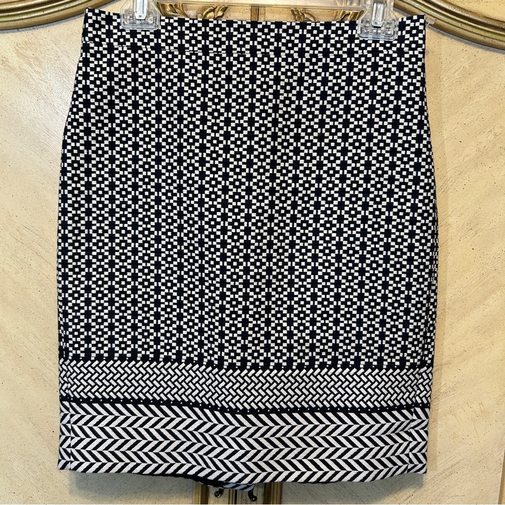 J. Crew Black & White Geometric Patterned Pencil Skirt
